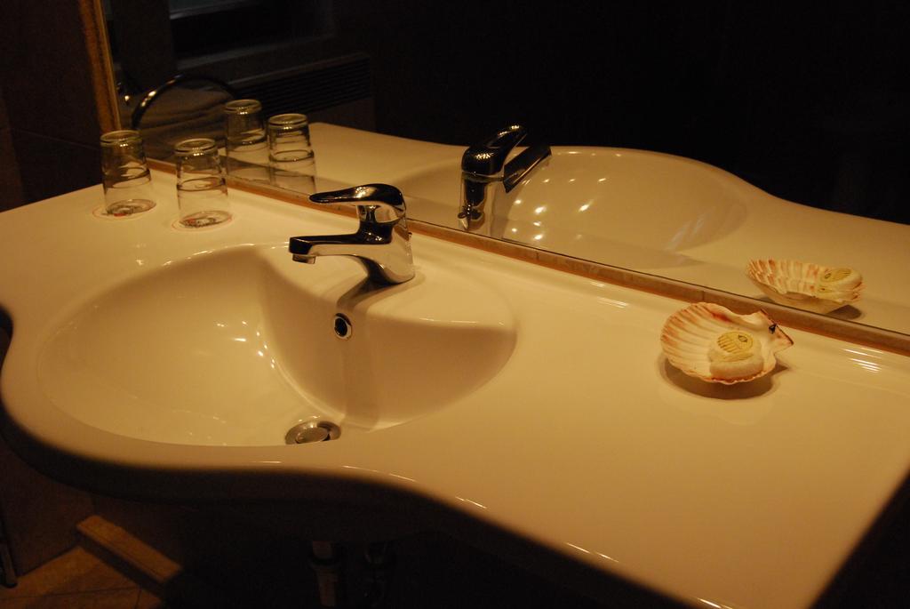 Boroka Apartmanhazak - Oereghaz Velem Pokoj fotografie