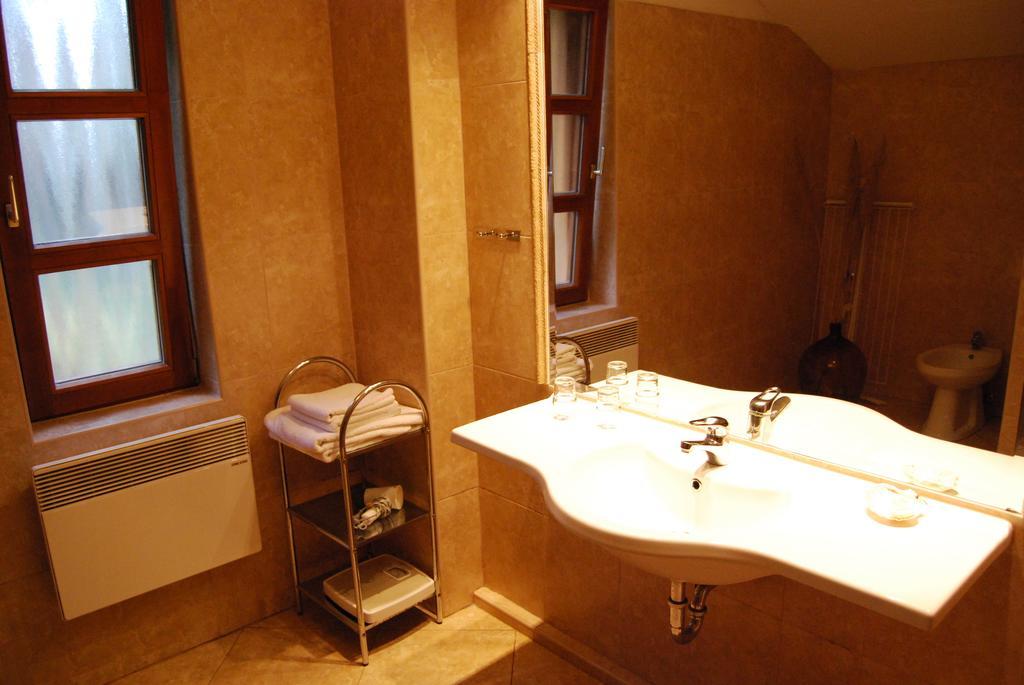 Boroka Apartmanhazak - Oereghaz Velem Pokoj fotografie