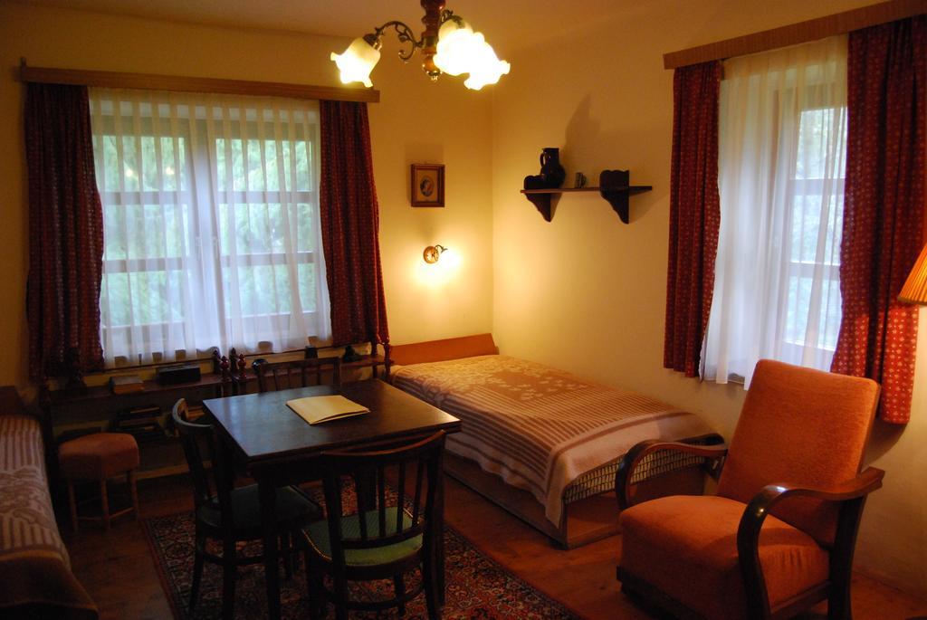 Boroka Apartmanhazak - Oereghaz Velem Pokoj fotografie